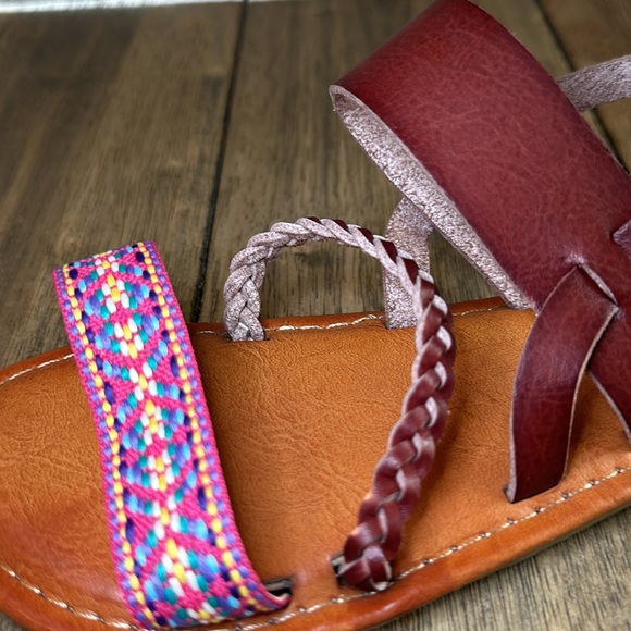 NWOT Austin Trading Co Girls Boho Leather Ankle Strap Embroidered Sandal / Sz 1 - Picture 5 of 9